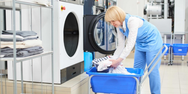 Perbedaan Mesin Cuci Laundry dengan Mesin Cuci Biasa